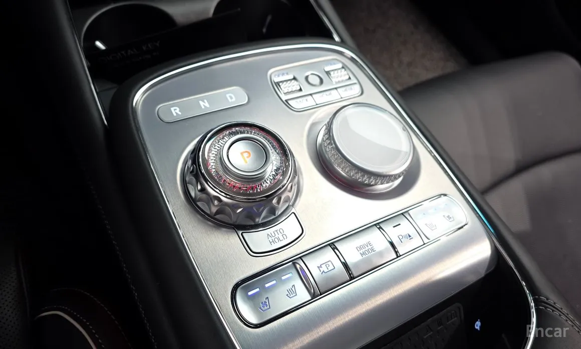 Фото 9 - Genesis G90