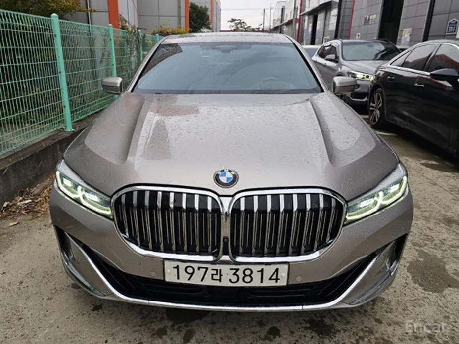 Фото 3 - BMW 7 Series