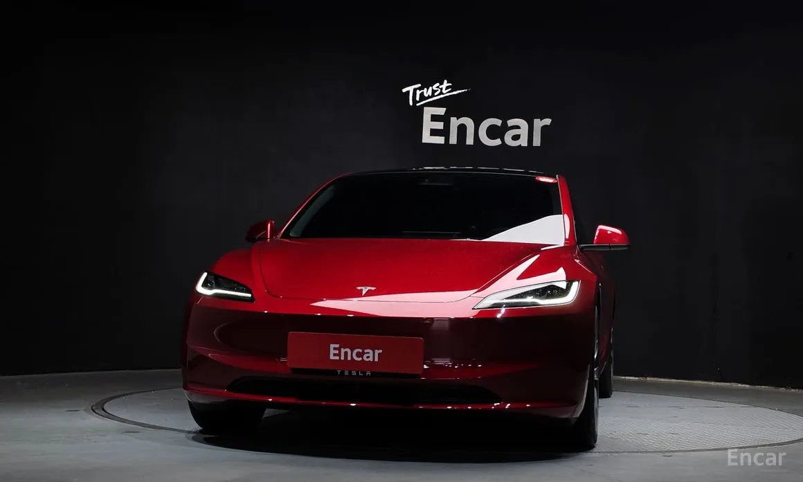 Фото 3 - Tesla Model 3