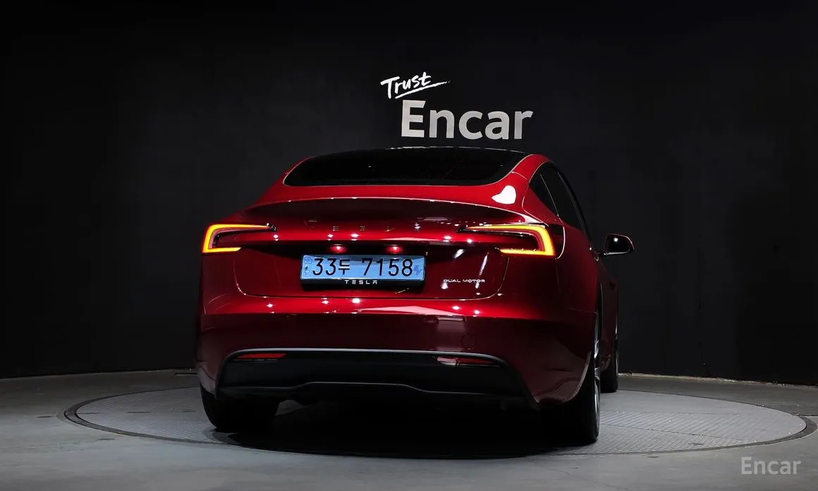 Фото 4 - Tesla Model 3