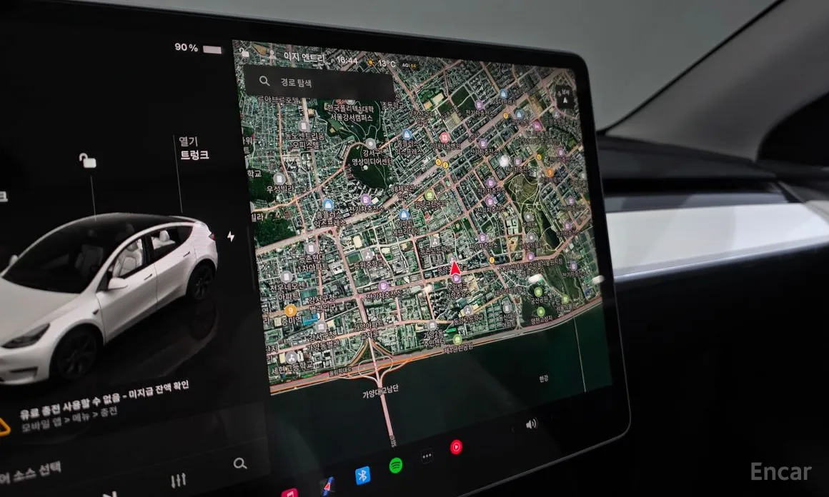 Фото 14 - Tesla Model Y