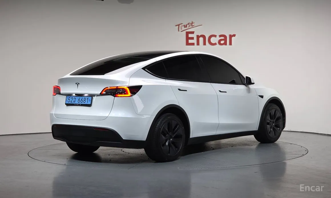 Фото 2 - Tesla Model Y