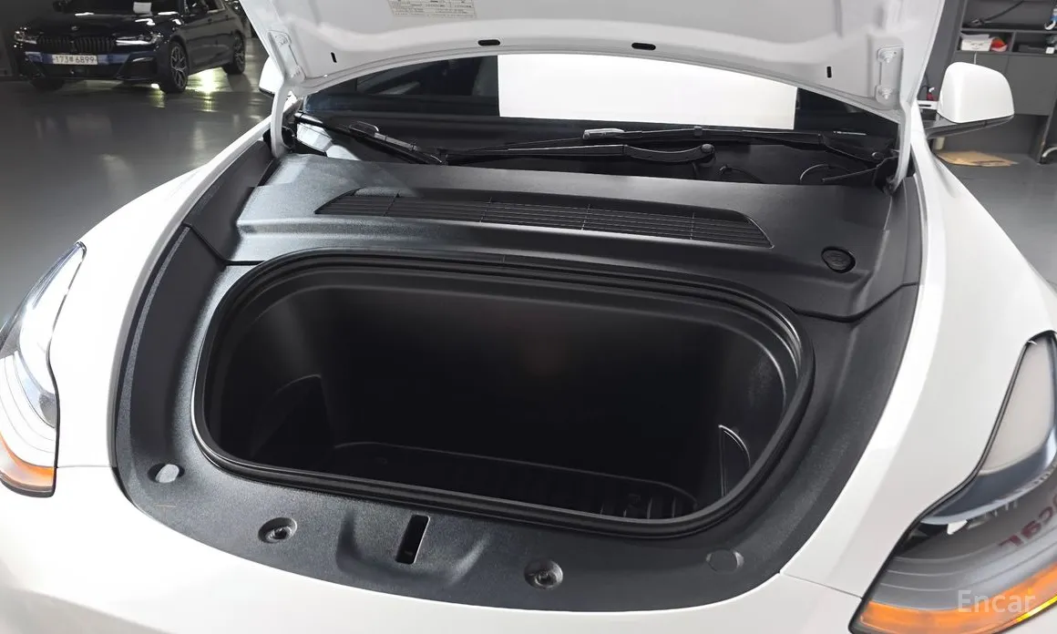 Фото 6 - Tesla Model Y