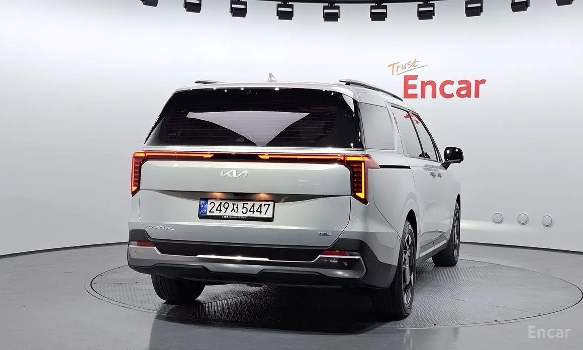 Фото 4 - Kia Carnival