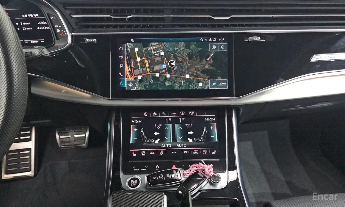 Фото 14 - Audi Q8