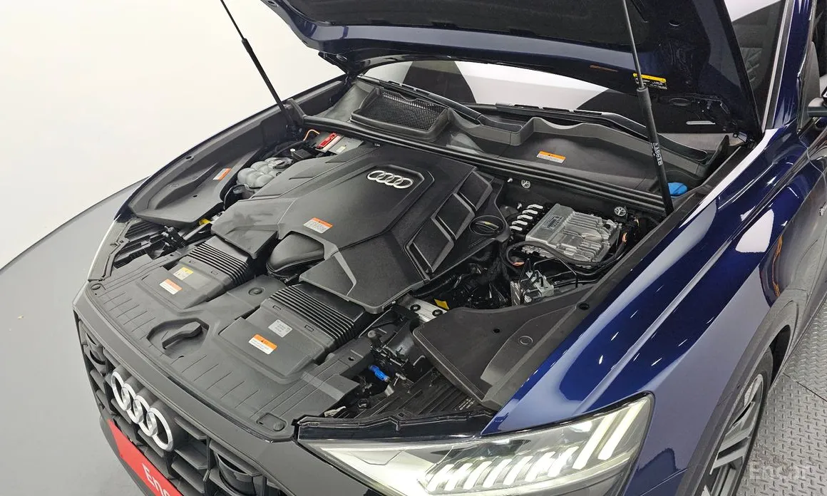 Фото 6 - Audi Q8