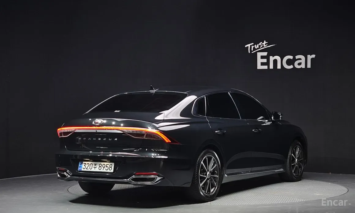 Фото 2 - Hyundai Grandeur