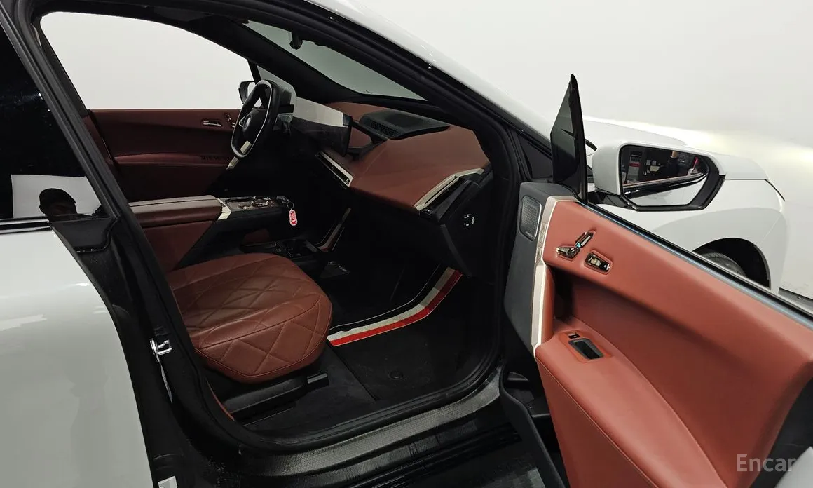 Фото 10 - BMW iX