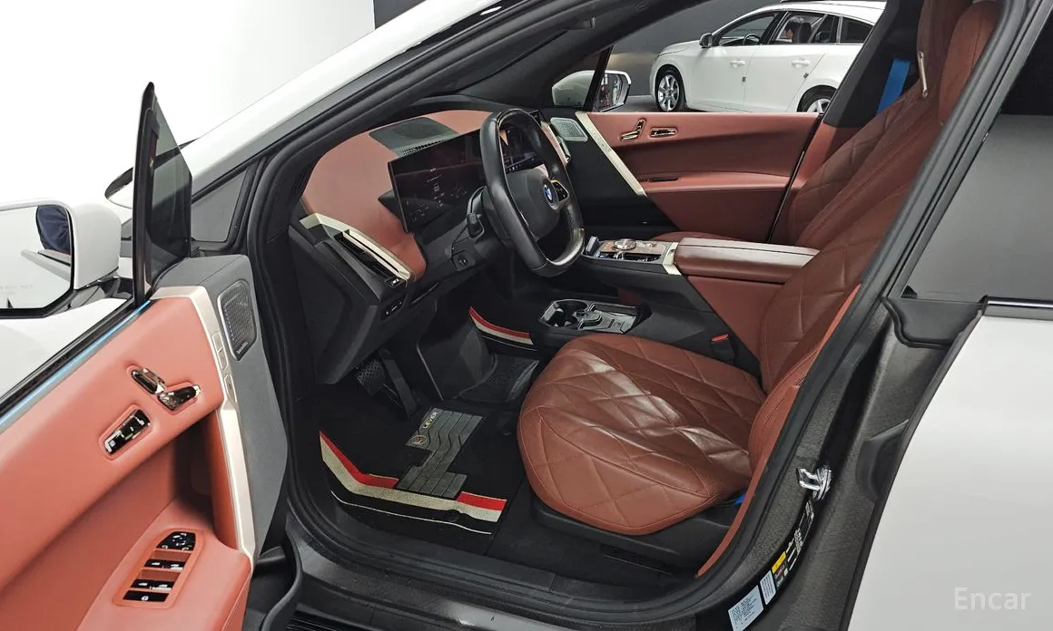 Фото 11 - BMW iX