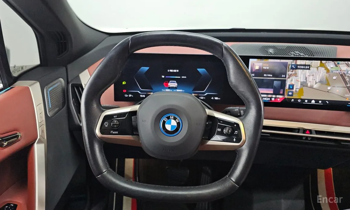 Фото 13 - BMW iX