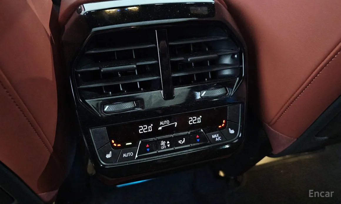 Фото 19 - BMW iX