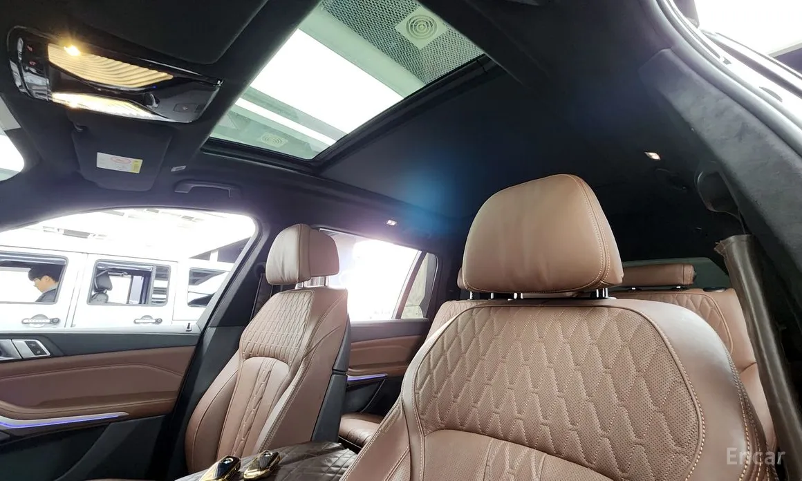 Фото 19 - BMW X7