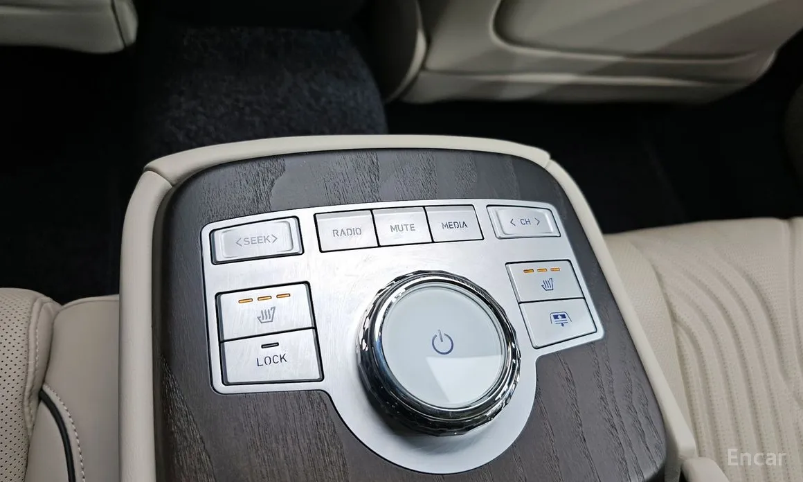 Фото 19 - Genesis G80