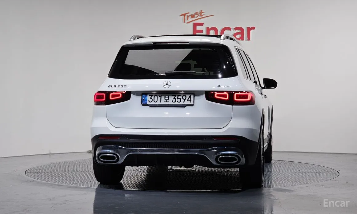 Фото 4 - Mercedes-Benz GLB-Class