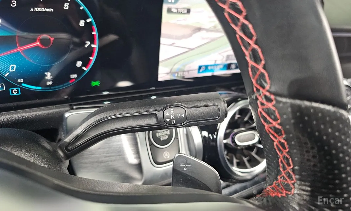 Фото 9 - Mercedes-Benz GLB-Class