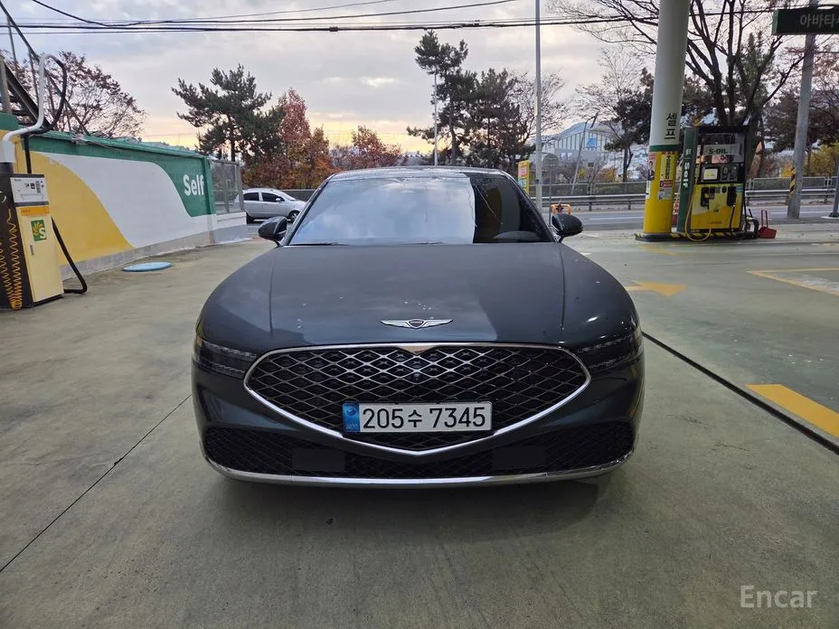 Фото 1 - Genesis G90