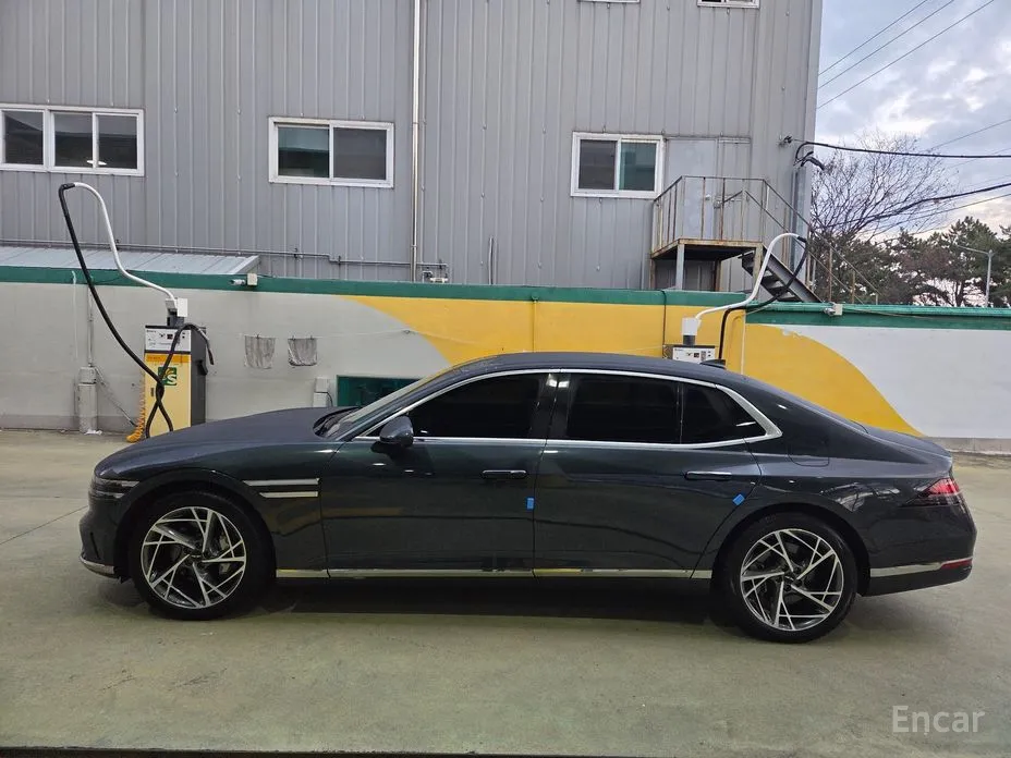 Фото 2 - Genesis G90