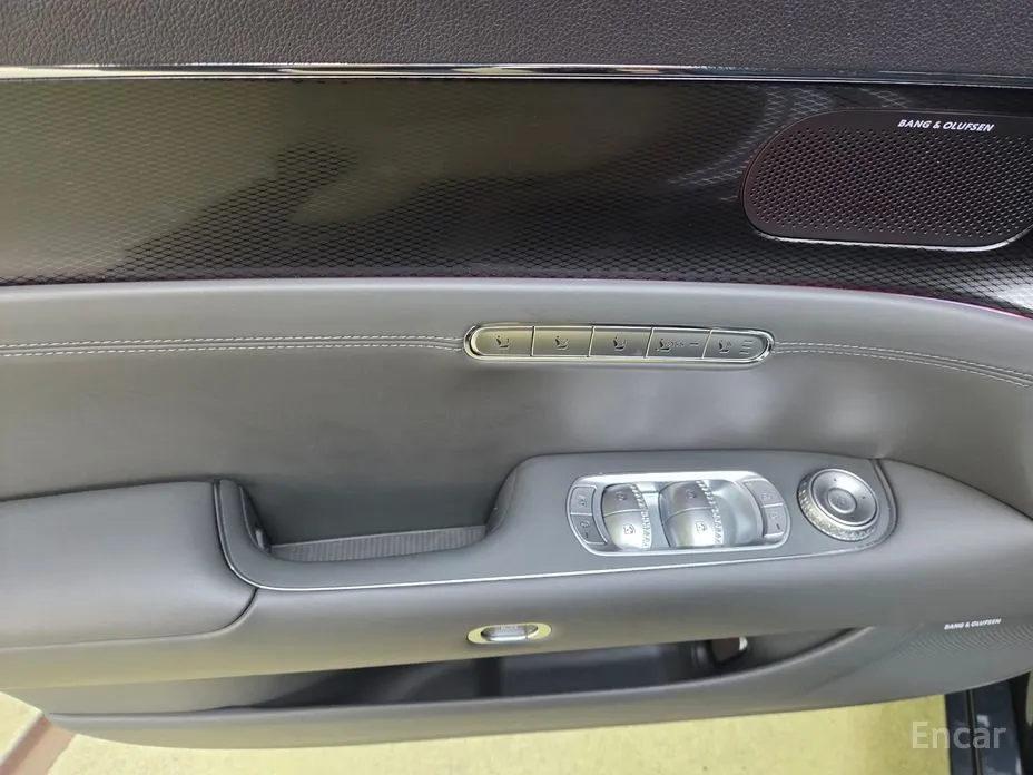 Фото 9 - Genesis G90