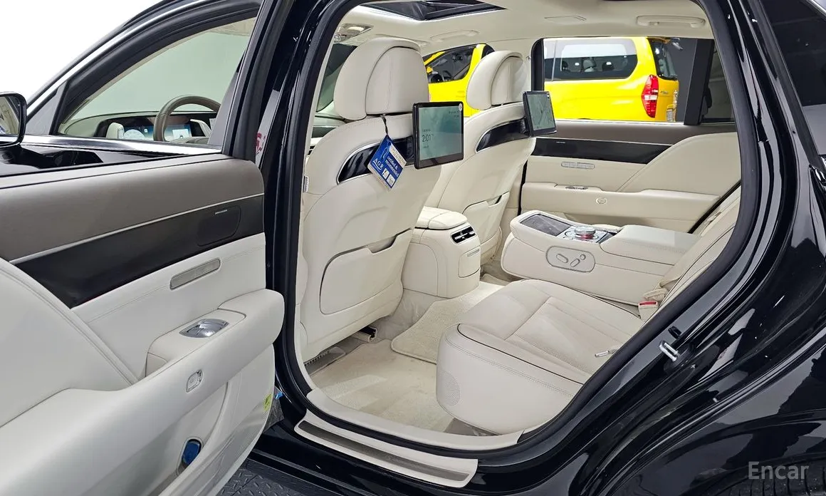 Фото 10 - Genesis G90