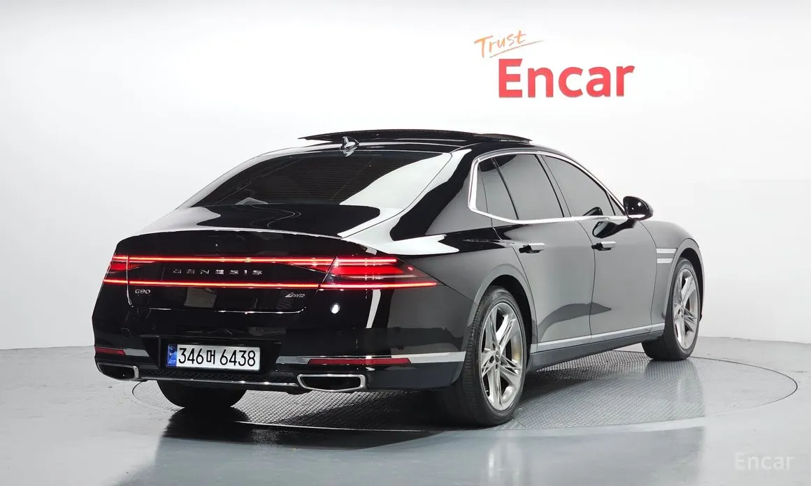 Фото 2 - Genesis G90