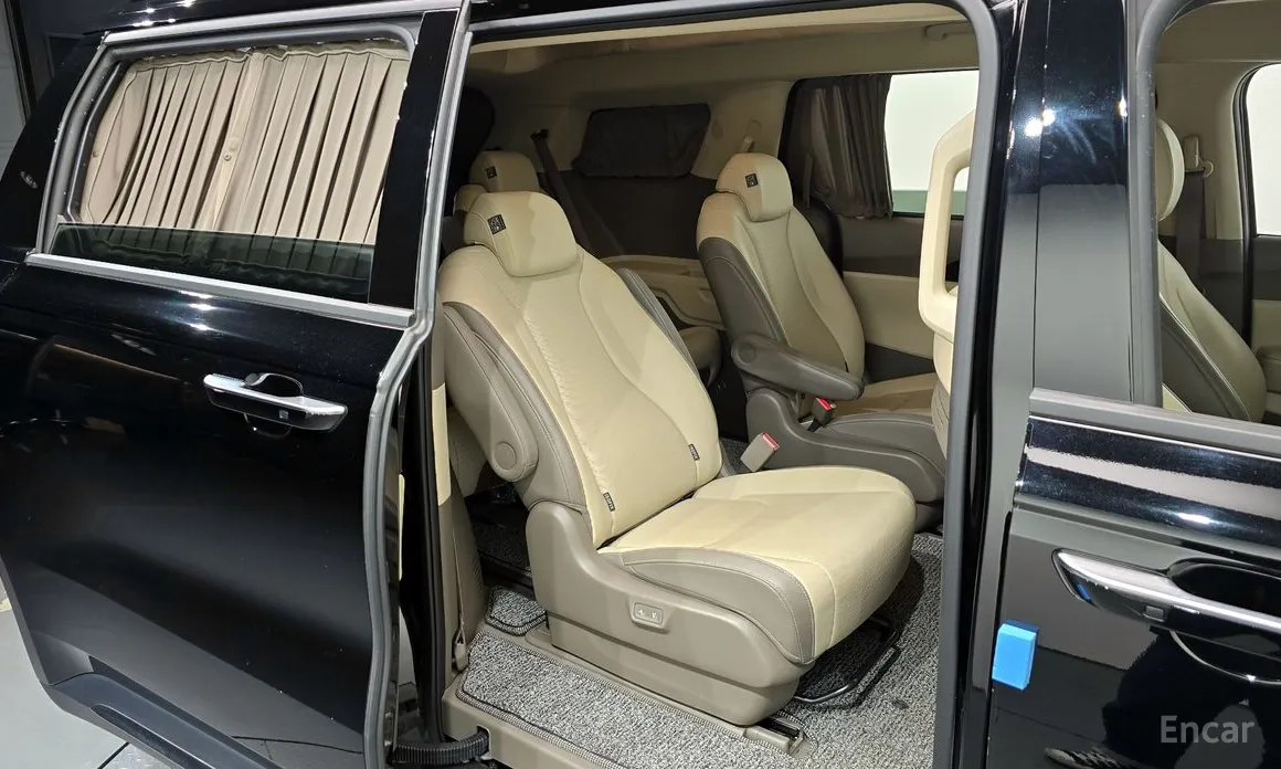 Фото 12 - Kia Carnival