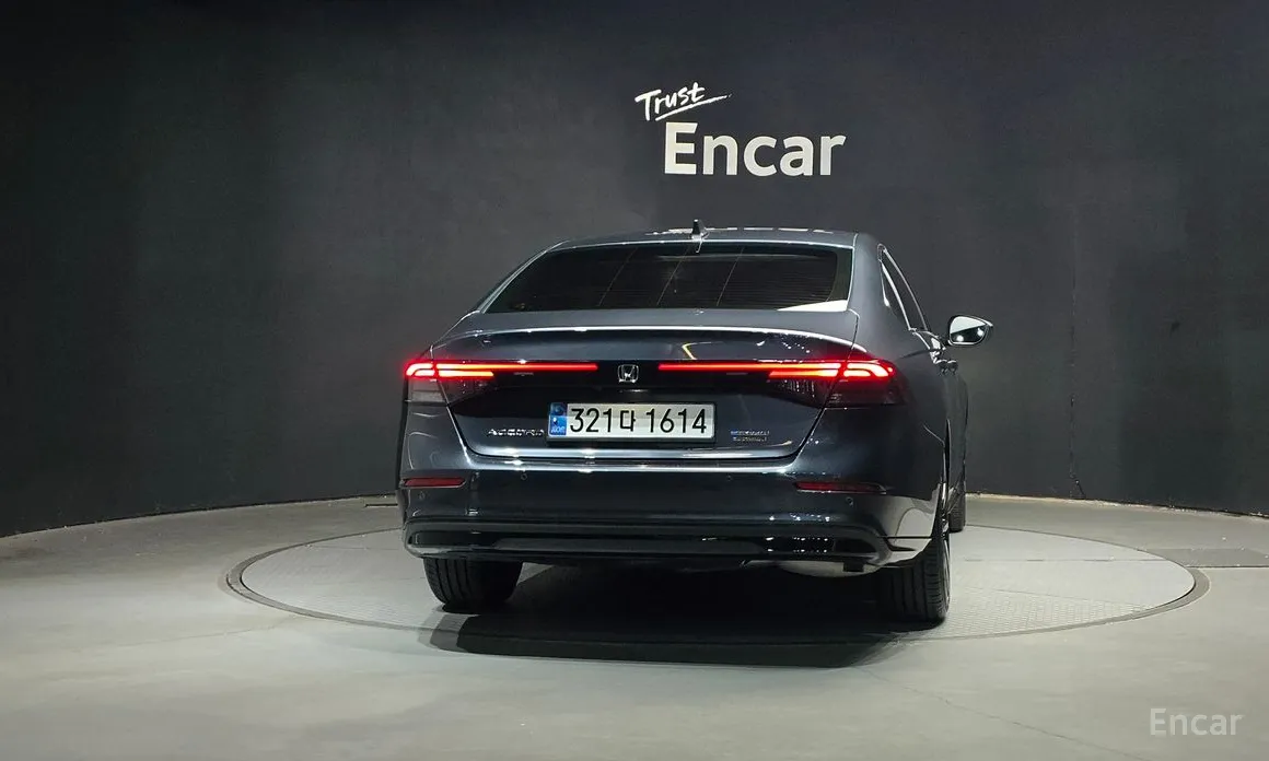 Фото 4 - Honda Accord