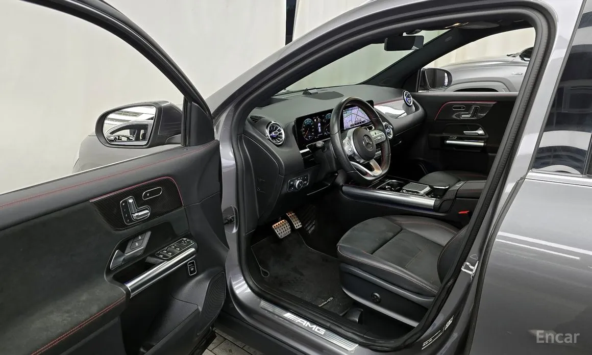 Фото 10 - Mercedes-Benz GLA-Class