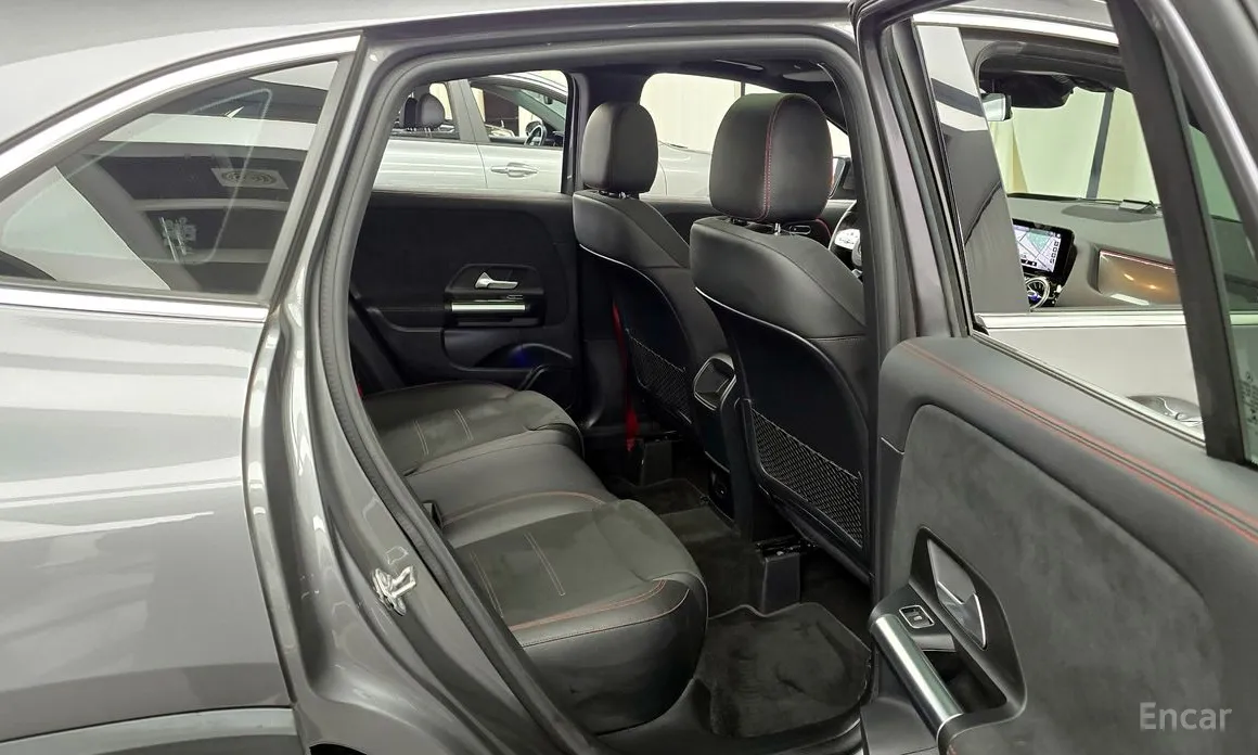 Фото 12 - Mercedes-Benz GLA-Class