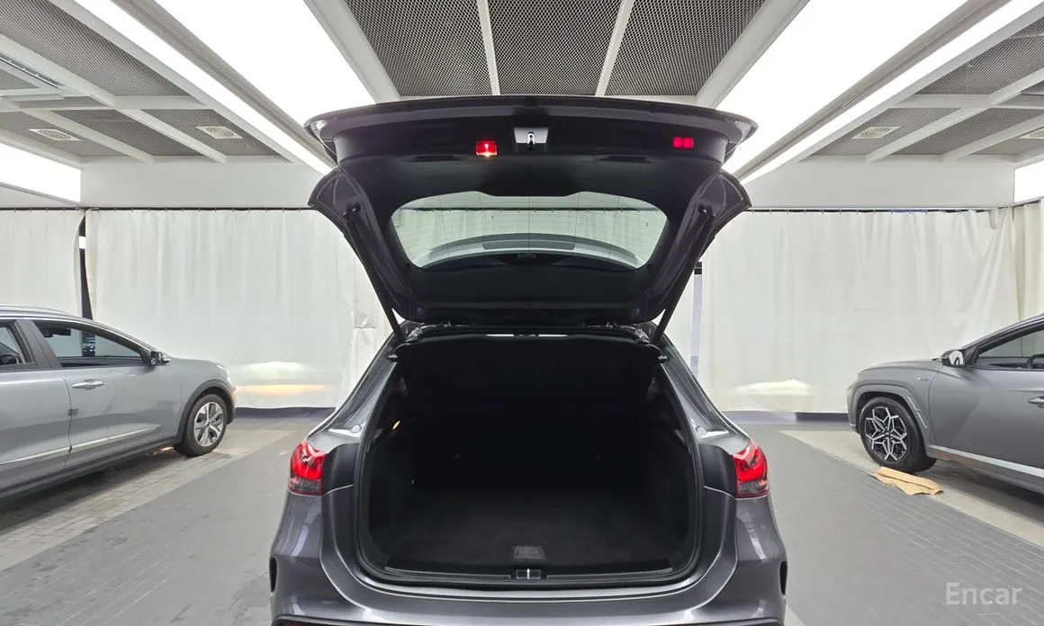 Фото 20 - Mercedes-Benz GLA-Class