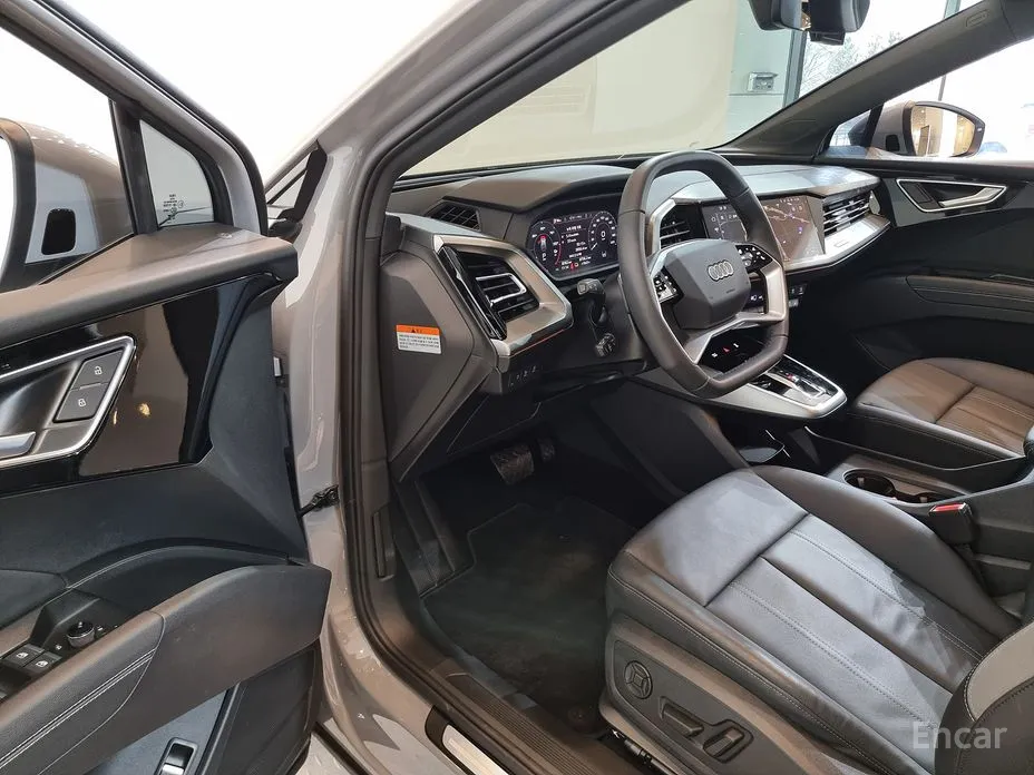 Фото 10 - Audi Q4 e-tron