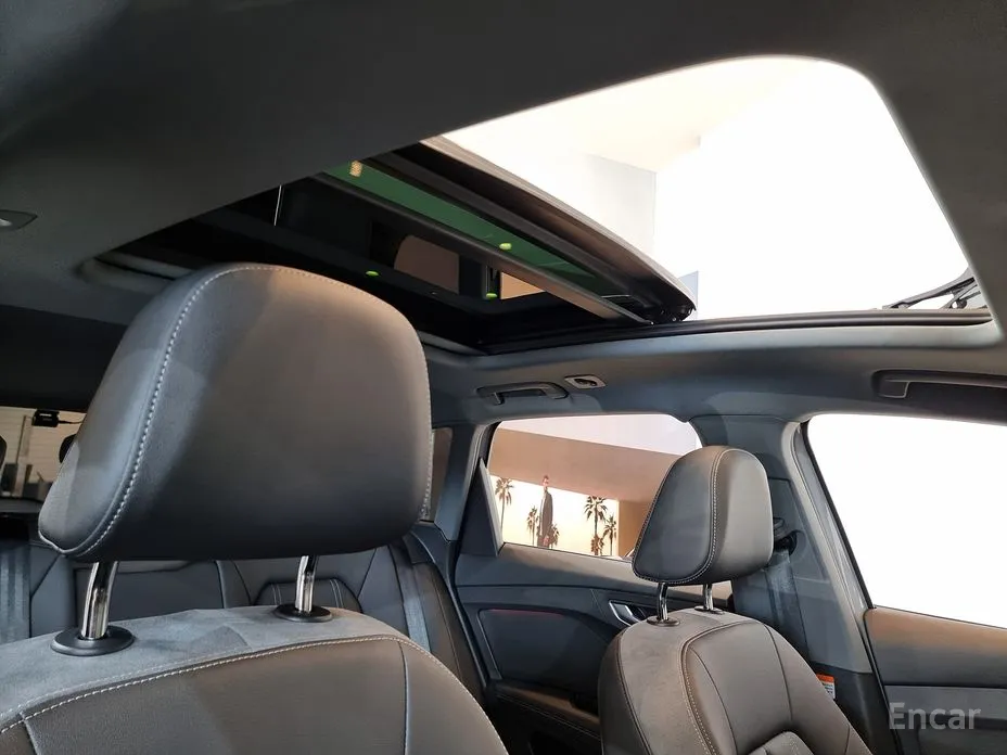 Фото 12 - Audi Q4 e-tron