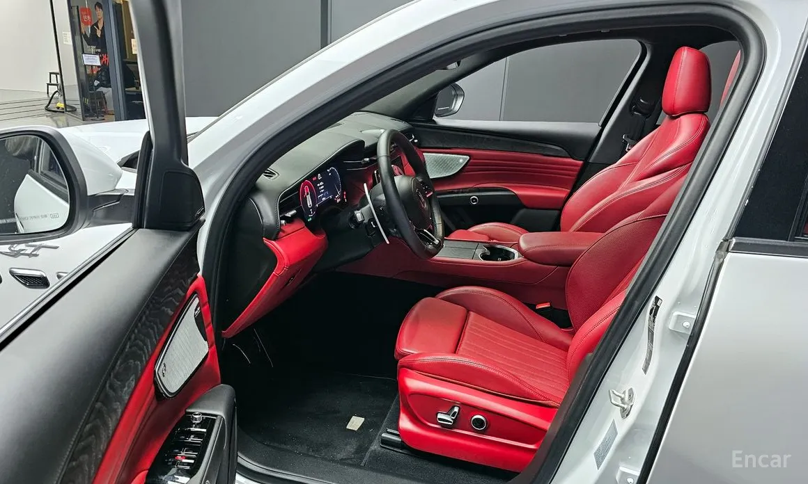 Фото 10 - Maserati Grecale