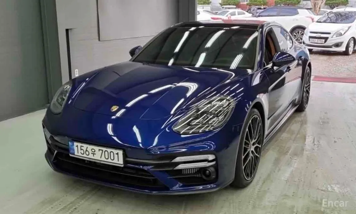Фото 1 - Porsche Panamera