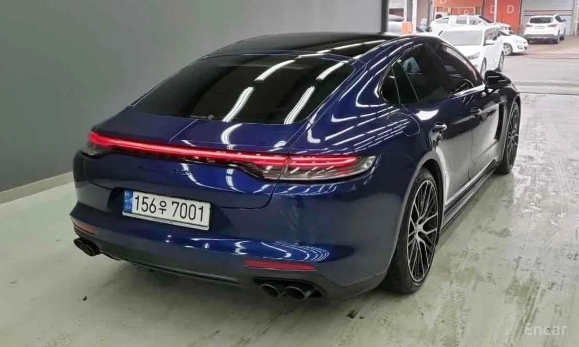 Фото 11 - Porsche Panamera