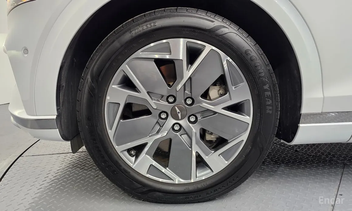 Фото 5 - Genesis GV70