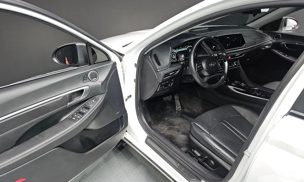 Фото 10 - Hyundai Sonata