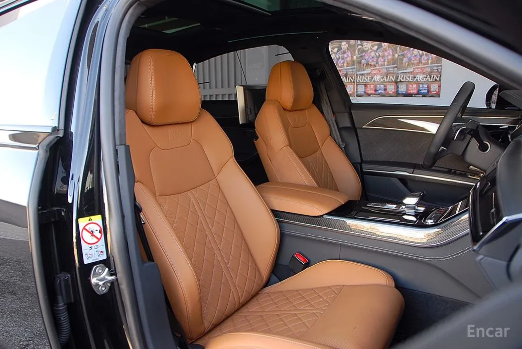 Фото 16 - Audi S8