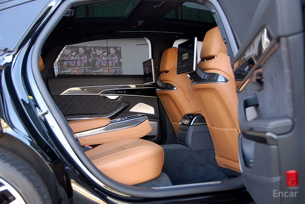 Фото 18 - Audi S8