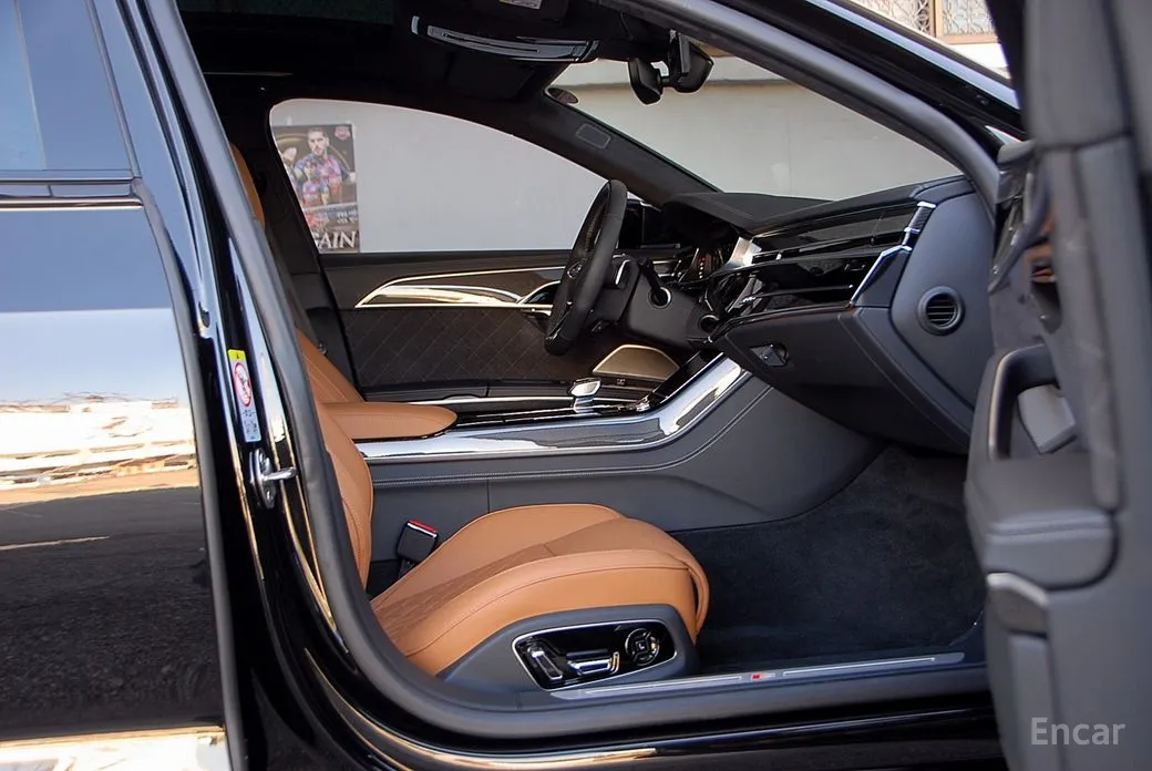 Фото 19 - Audi S8