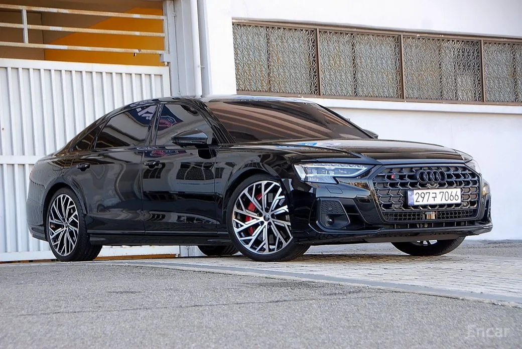 Фото 7 - Audi S8