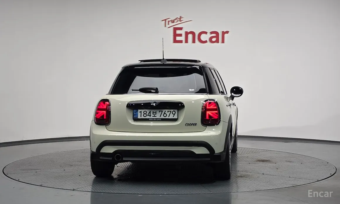 Фото 4 - Mini Cooper