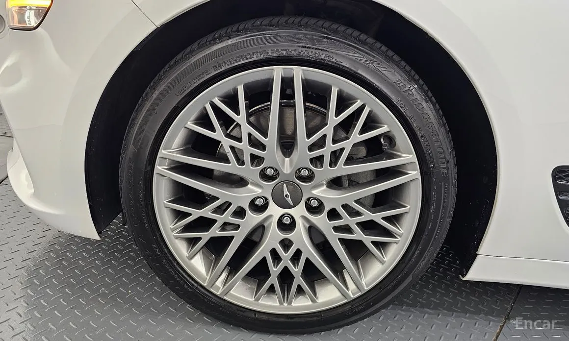 Фото 5 - Genesis G70