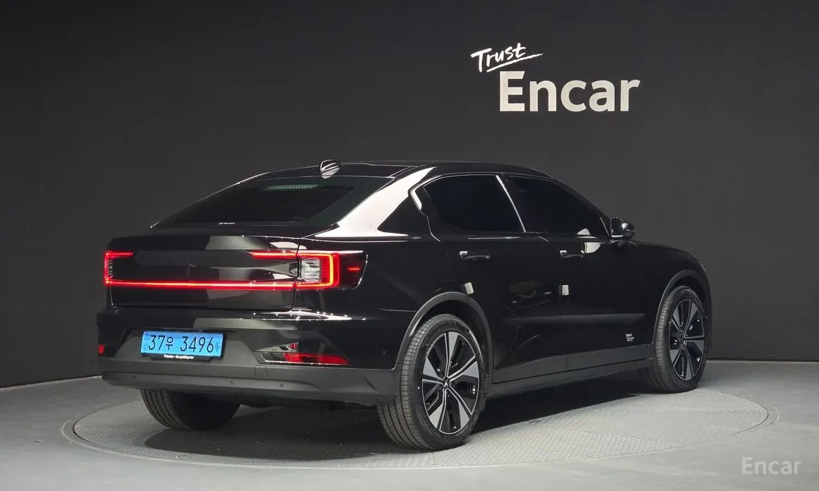 Фото 2 - Polestar 2