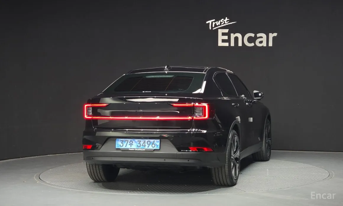 Фото 4 - Polestar 2