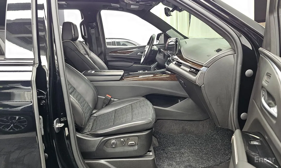 Фото 11 - Cadillac Escalade