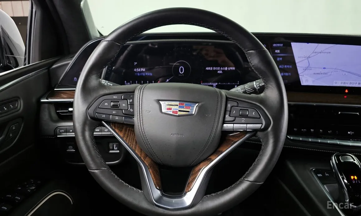 Фото 13 - Cadillac Escalade