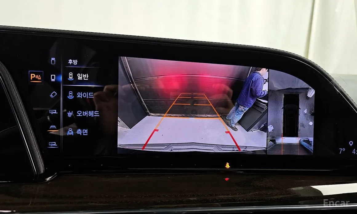 Фото 15 - Cadillac Escalade