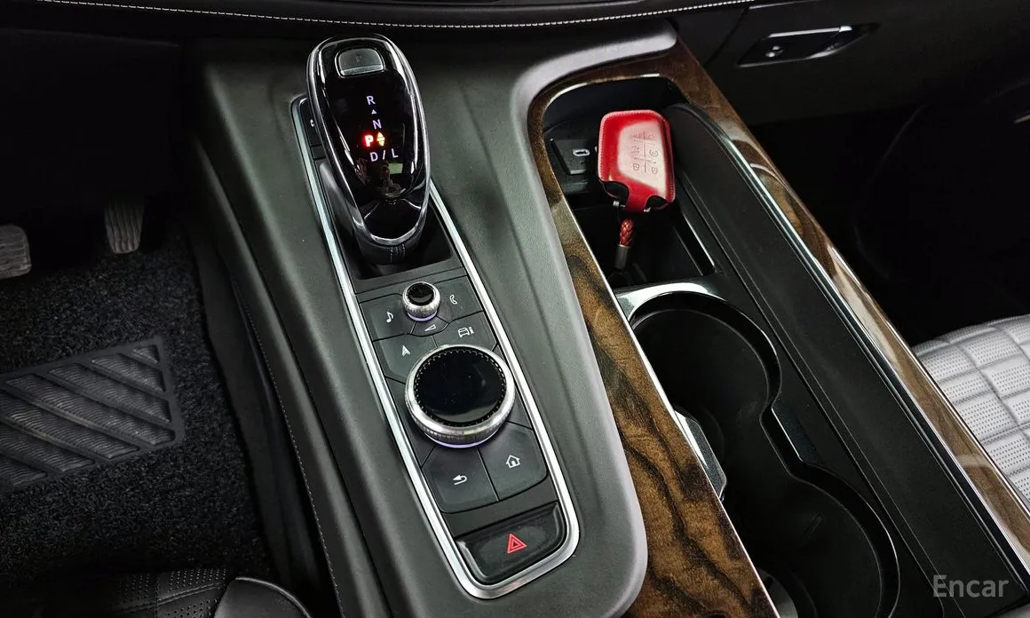 Фото 9 - Cadillac Escalade