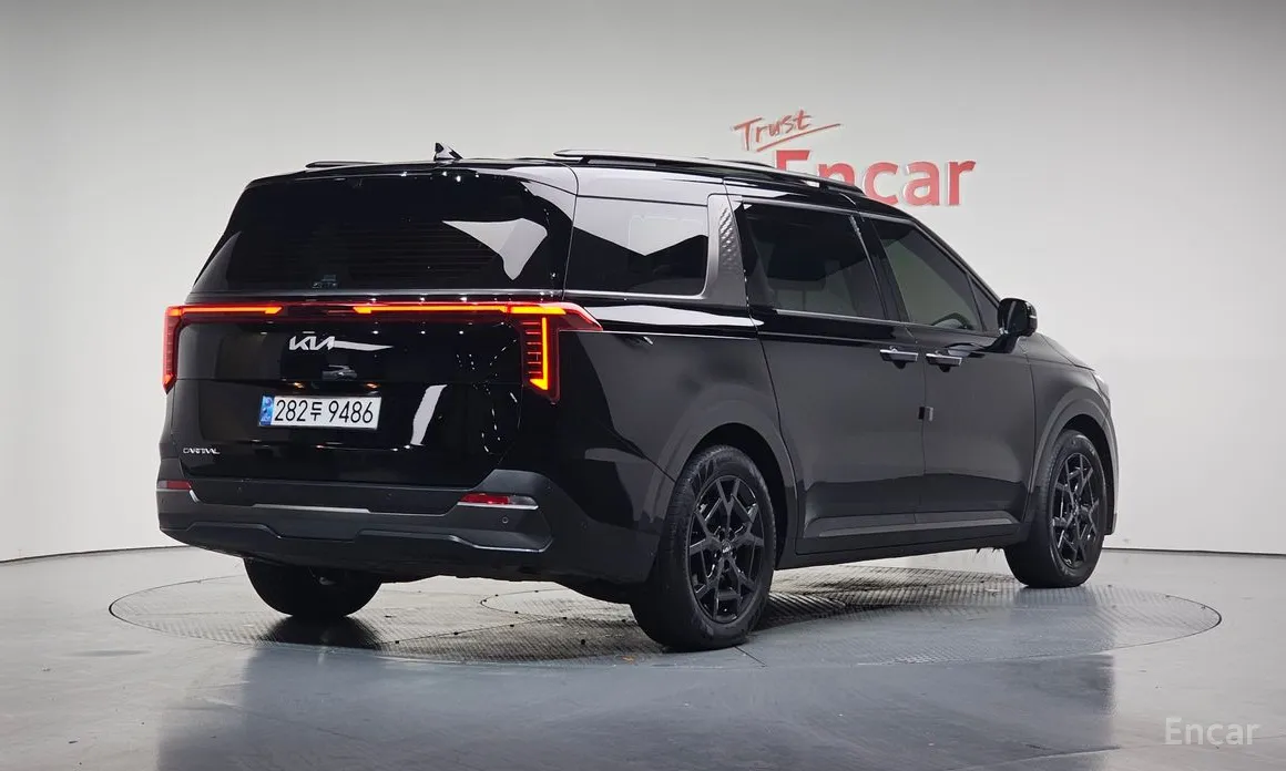 Фото 2 - Kia Carnival