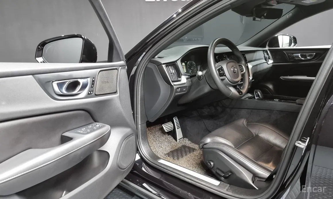 Фото 10 - Volvo S60